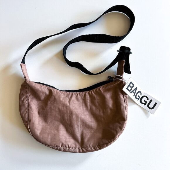 NWT Baggu Cocoa Small Crescent Nylon Crossbody Bag - Picture 2 of 6